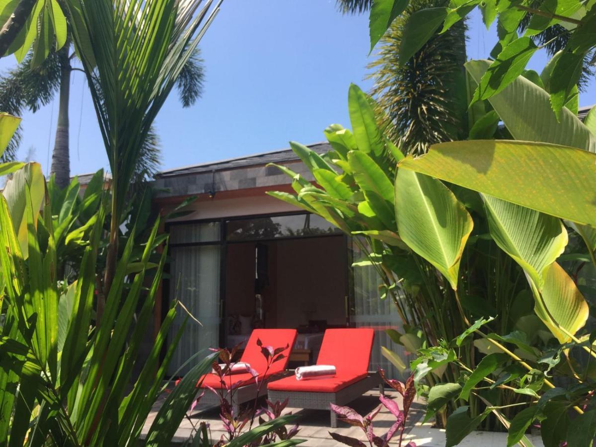 Le Chien Rouge Hotel Lovina  Exterior photo